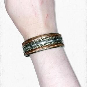 6087gc.Bronze Bangle Bracelet